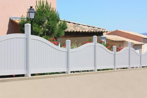 Vinyl Fencing Pros and Cons