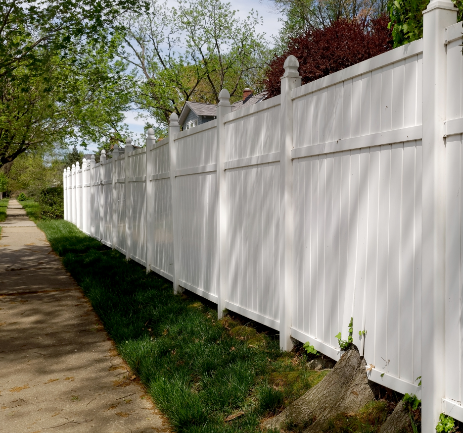 Vinyl fence in a backyard in Riverwoods, Illinois