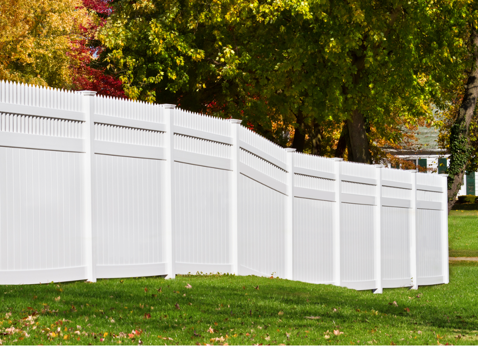 Vinyl fencing company in Lake Bluff, Illinois