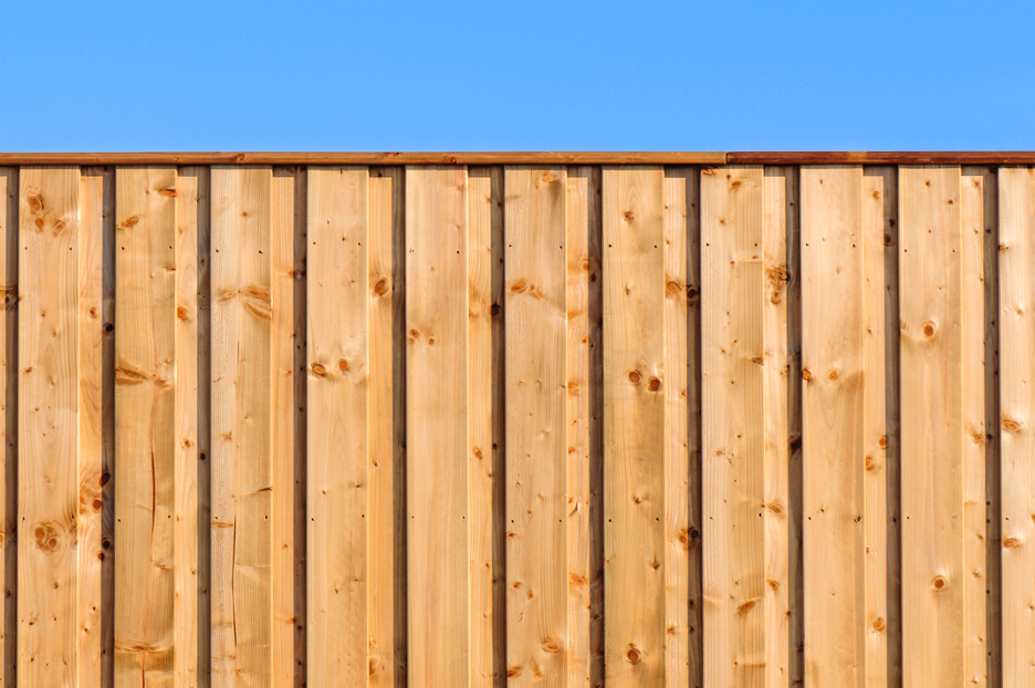 Fence maintenance contractor in Lake Bluff Illinois